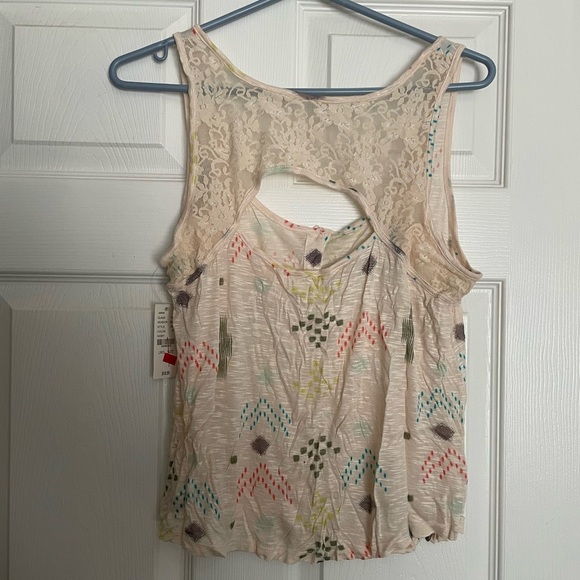 Patterned Sleeveless crop Top - Cream - Picture 3 of 3